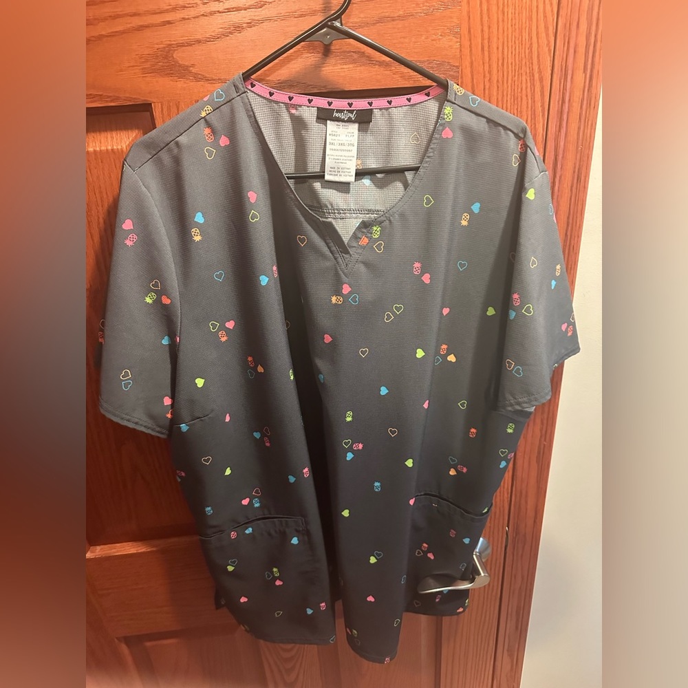 HEARTSOUL Scrub top - like new